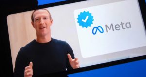 Facebook เตรียมออกบริการพิเศษ โลโก้ยืนยันตัวพร้อมสายตรงซัพพอร์ต