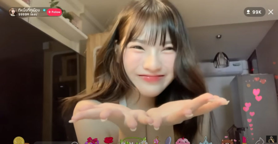 น้องพั้นรักแมว